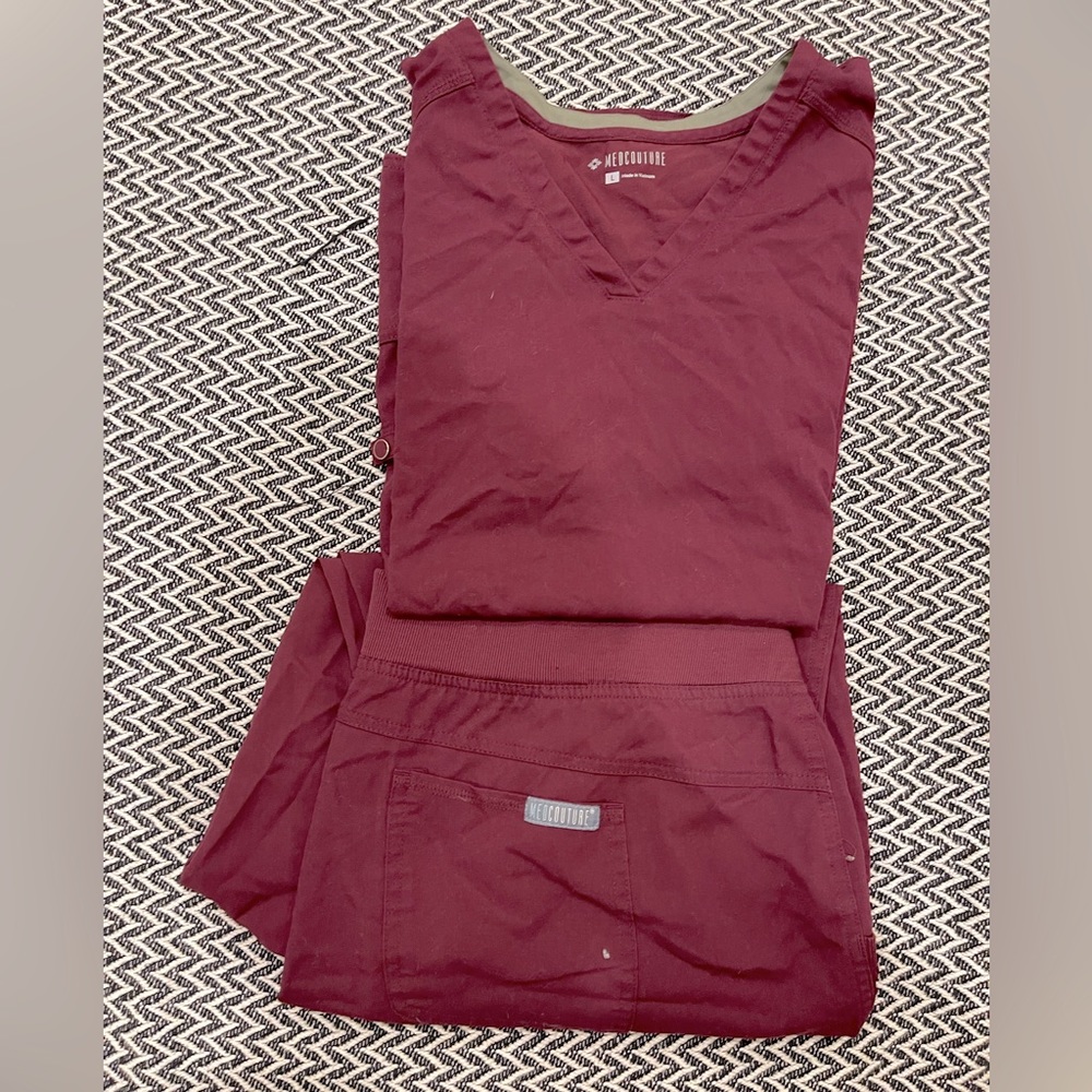 Great Condition - Women’s “Med Couture” Scrubs